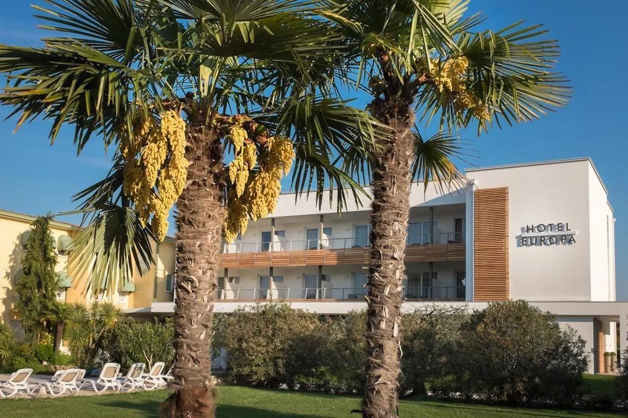 Hotel Europa Sirmione 4*,