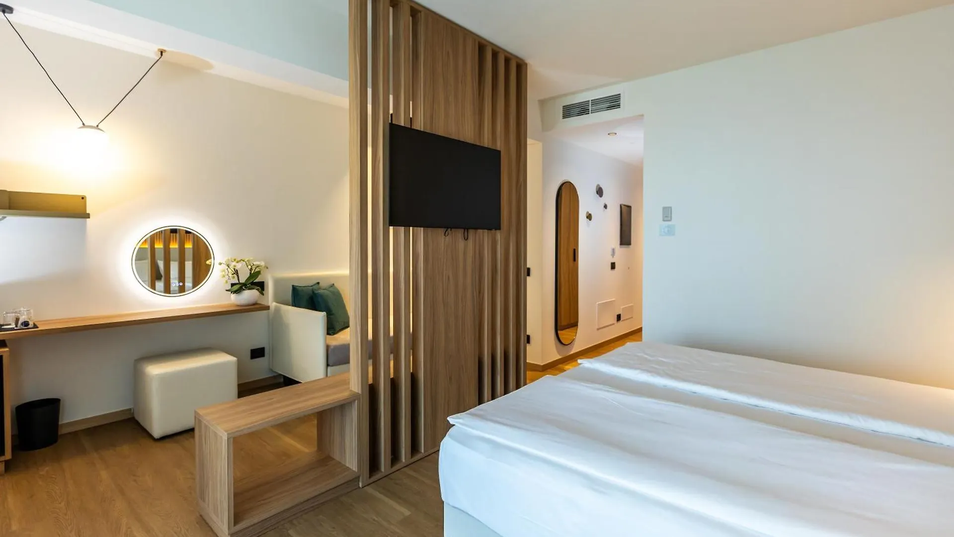 Hotel Europa Сирмионе