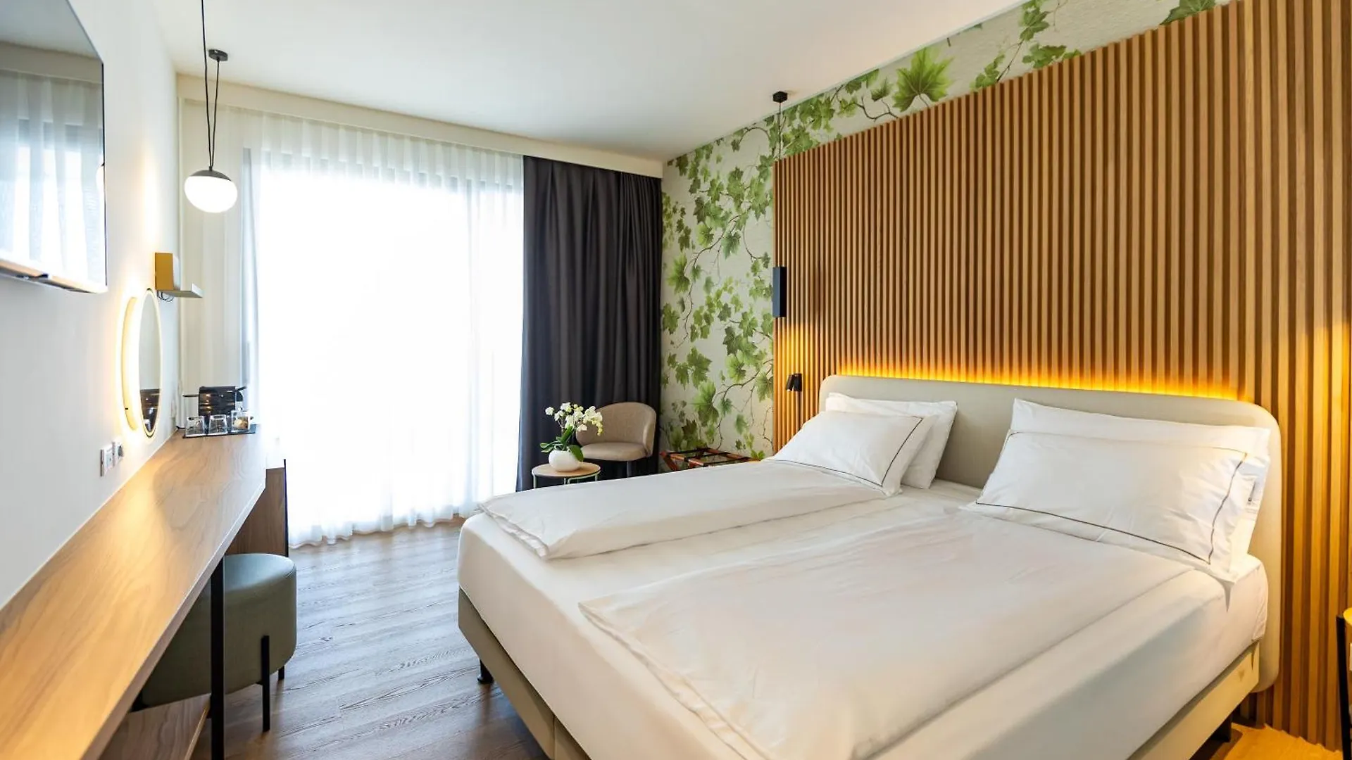Hotel Europa Sirmione 4*,