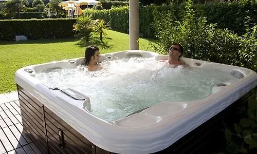 Hotel Europa Sirmione 4*,