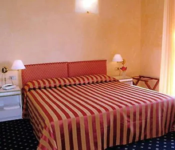 Hotel Europa Sirmione 4*,