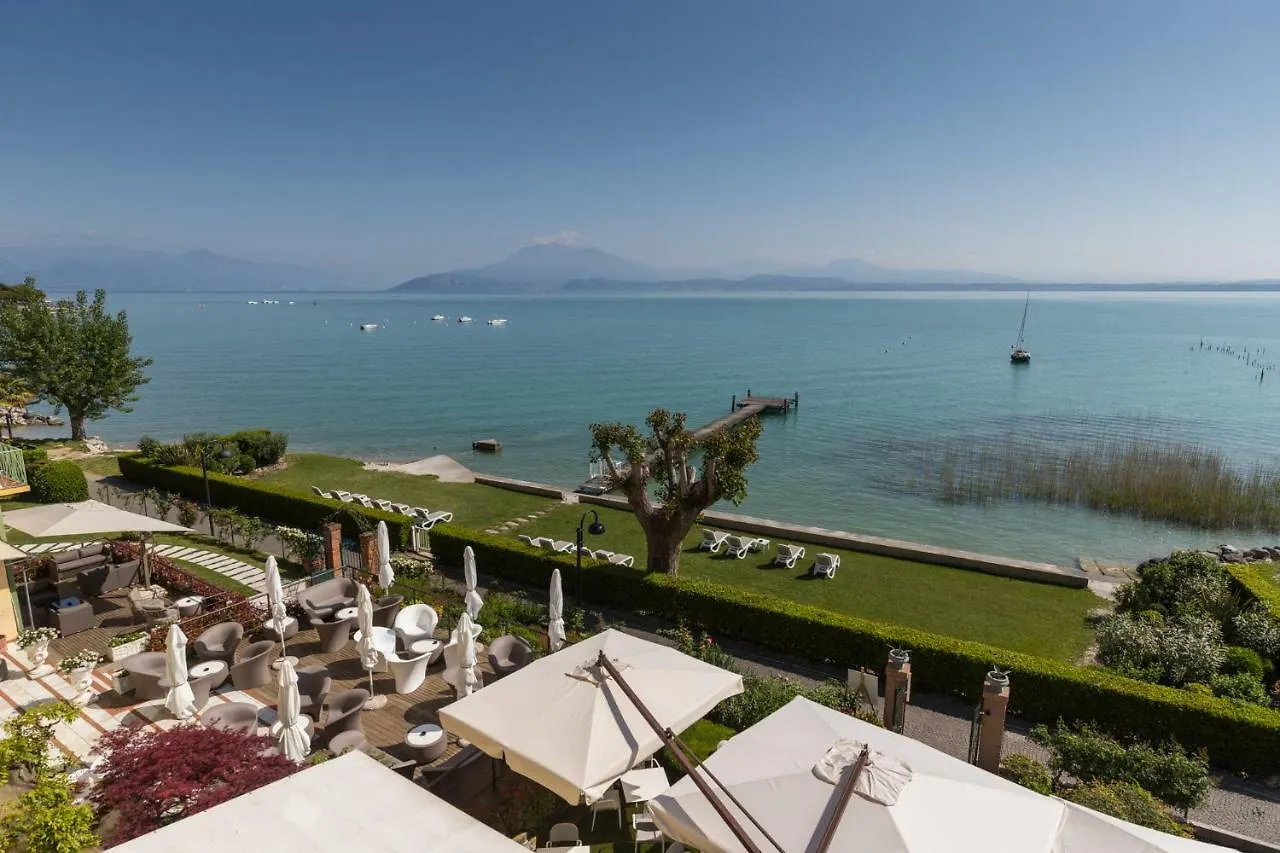 Hotel Europa Sirmione 4*,